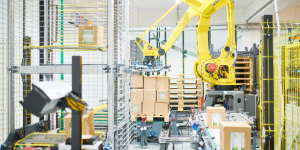 Células Robotizadas Alcañiz · Célula Robotizada para Industria Electrónica / Componentes