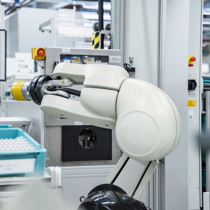 VKS Automatización Industrial · Expertos  Automatización Industrial, Robotica, IA y Mecatrónica Alcañiz